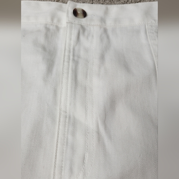Universal Thread High Rise White Shorts - 17 - Picture 5 of 11